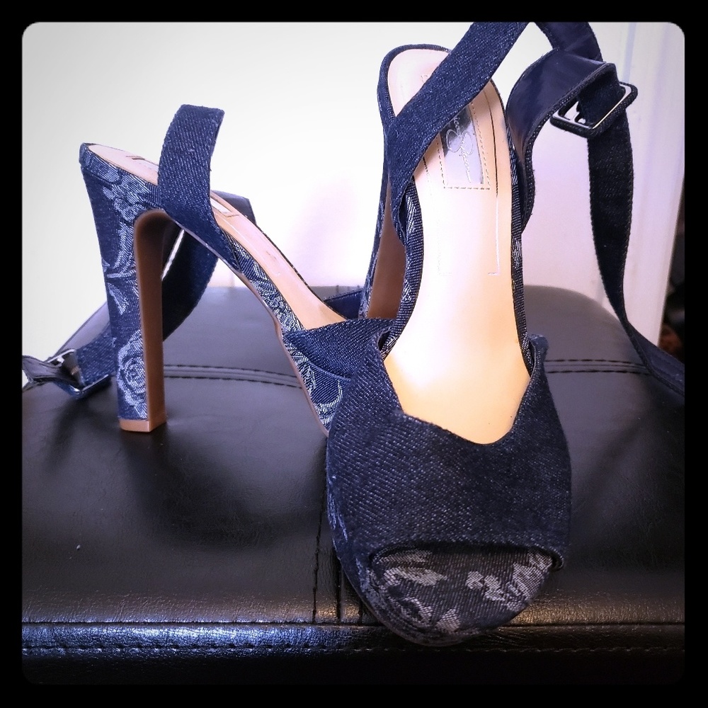 Women's shoes
